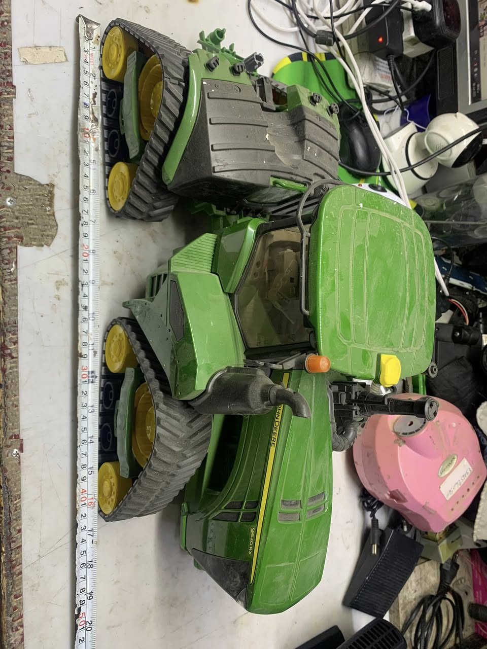 🚜🚜🚜🚜🚜🚜🚜🚜🚜🚜
مجسم Tractors ماركة جوندير 
صناعة المانية
انتاج 2017
انتاج شركة Bruder 
حجم 50 سم 
الطول 50 سم 
العرض 19 سم 
الارتفاع 24 سم 
سرفات متحركة 
تفتح باب 
مقود متحرك
🚜🚜🚜🚜🚜🚜🚜🚜


**إذا كنت صاحب هذا الإعلان وتريد حذفه لأي سبب، رجاءا أرسل رسالة إلى الدعم الفني**