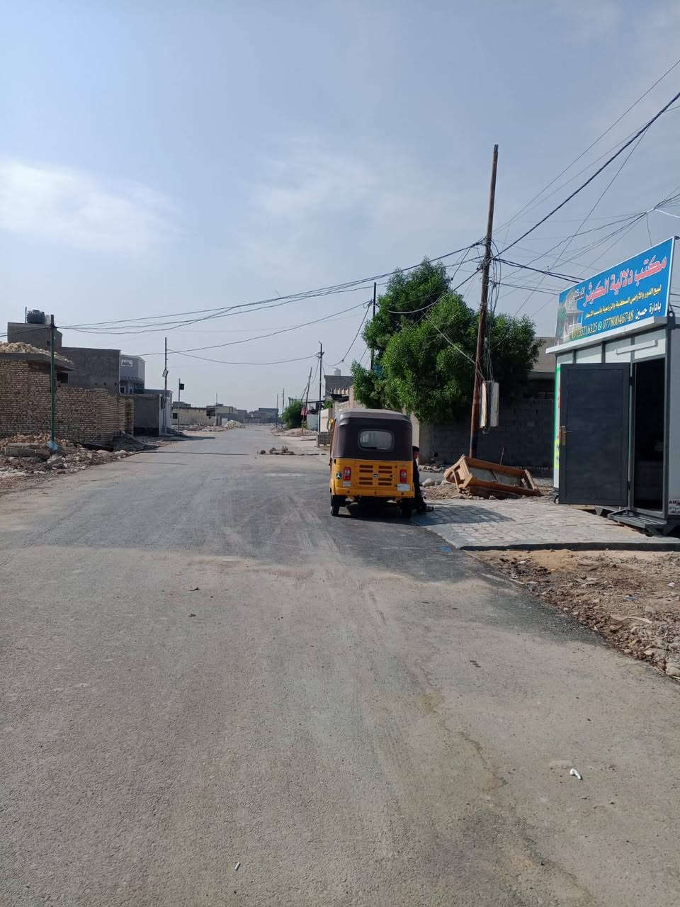 السلام عليكم قطعه ارض البيع المساحه ٤٠٠متر تتوفر كافه الخدمات مي ومجاري وكهرباء وتبليط عرض؛ شارع ١٣متر سعر ل٢٠٠ ب٢١ وبيهه مجال قليل لعنوان الحميديه شارع سيد عوده *********** /***********
