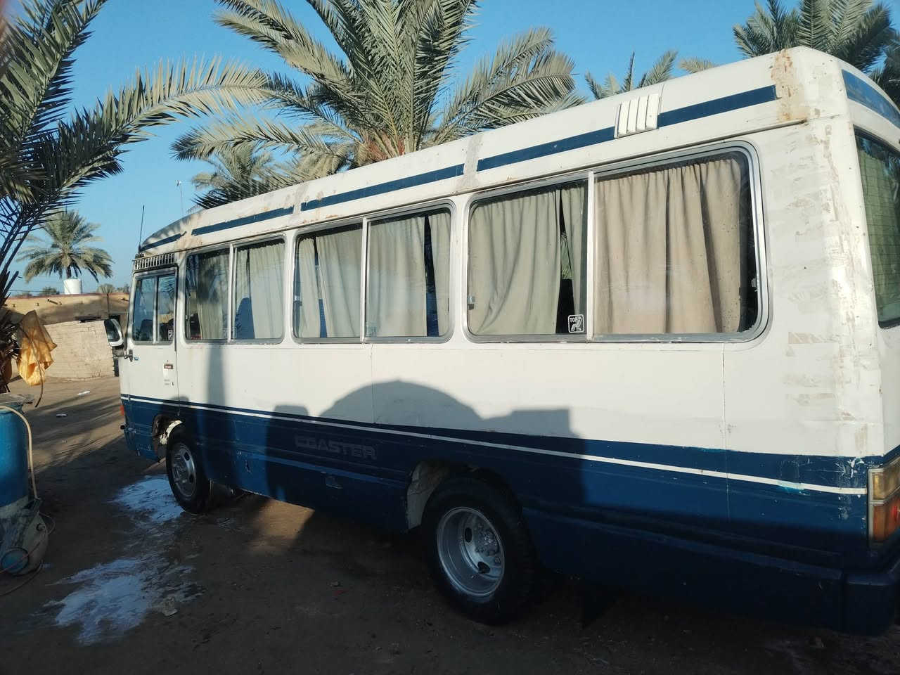 كوستر قنبوره 1990سياره جاهزه دسك امامي تخم تاير حداديه فول داخل بلاد جديد دشبول كهربائيات كامله كير ومكينه 3الالف كاعيه جديد كشانات كامله ماناقصه ولا كرسي سياره مناقصه برغي رقم احمر  بغداد  سعر 10وبيها مجال مكاني بابل ***********
