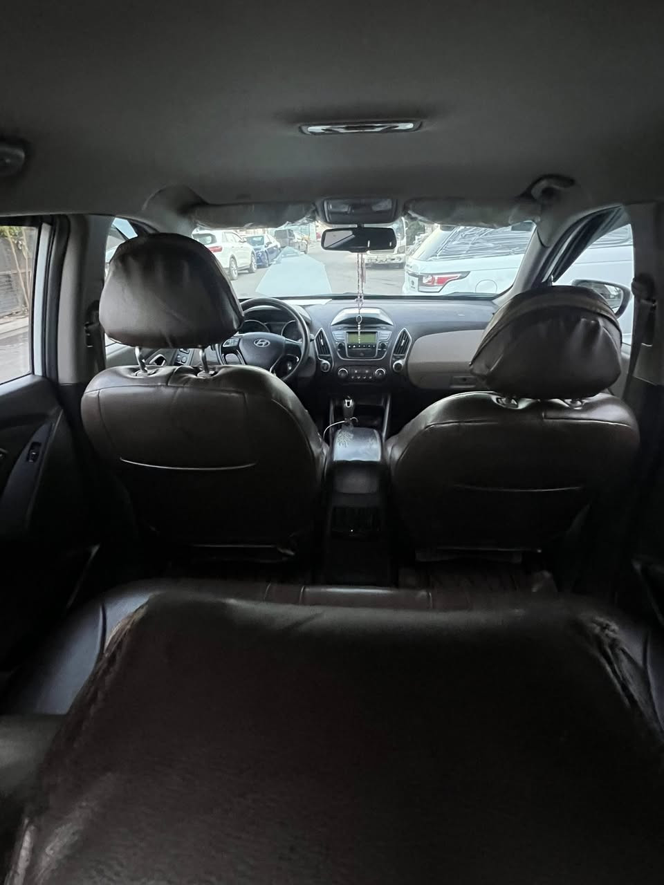 لبيع توسان ٢٠١٥ خليجي

ابيض 

تحكم ستيرن 

سويج 

 تبريد قطعتين

محرك دوش ٢٠٠٠

صور السونار بالمنشور

  ماشية 150 الف

السيارة بأسمي 

مكاني بغداد حي العامل 

 السعر١48  وبيها مجال 

 الاستفسار  : ***********
