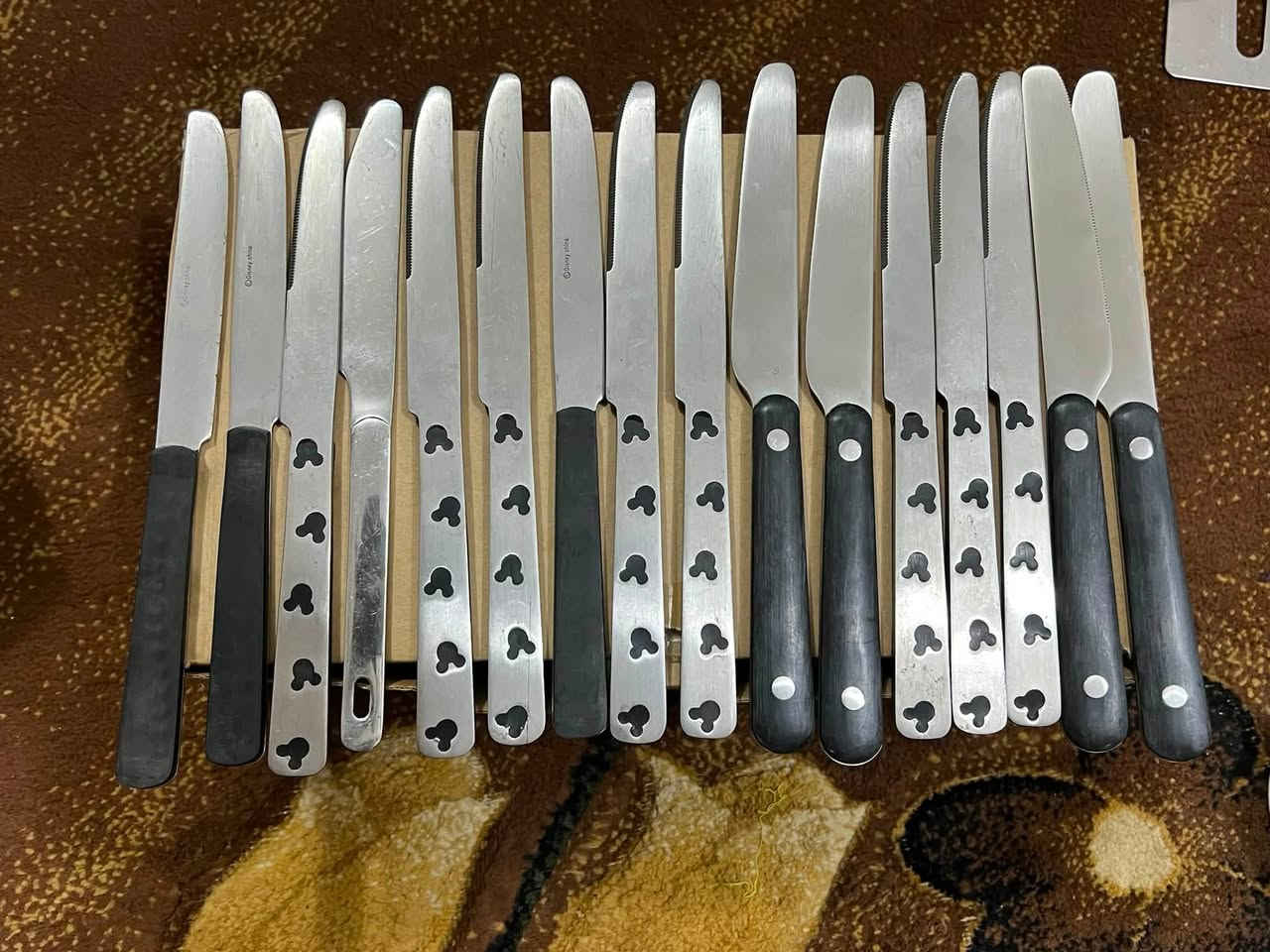 25قطعة سكاكين مطبخ
السعر 20 مع التوصيل


**إذا كنت صاحب هذا الإعلان وتريد حذفه لأي سبب، رجاءا أرسل رسالة إلى الدعم الفني**