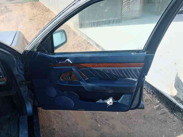 سلام عليكم سياره شبح مديل 93ل بيع رقم بصره كهرباياته كله شغاله حداديه 70%100 محور ففتي 3000سياره ب سماوه سعر 40 
رقم

***********
