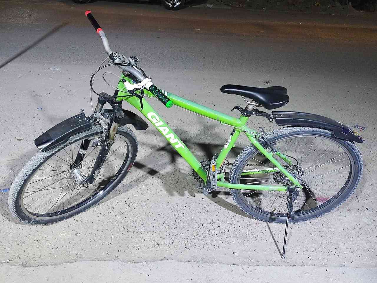 سلام عليكم 
جاينت جبلي اخضر نضيف يخبل كلش قوي ويتحمل شوارعنة والطسات وكل الضروف 
قياس 26 تايرات جدد جوب جدد سرج رياضي جديد بريك جديد نقص فقط ( ذراع البريك الامامي + سلك توصيل للعگرب الامامي ) 
سعر 120 وبي مجال او قابل للمراوس مع C700 

هيرو النسخة الاصلية نضيف جداً يجدح جان مضموم كلة بلادي ما مبدل بي اي شي ما بي اي نقص السعر 75 وبي مجال 

العنوان بغداد - الكرخ - البياع - التراث - مقهى وادي الذئاب


**إذا كنت صاحب هذا الإعلان وتريد حذفه لأي سبب، رجاءا أرسل رسالة إلى الدعم الفني**