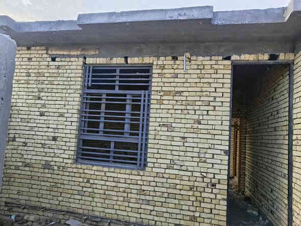 هيكل لبيع ناحية السديناويه نهايه السايدين قرب مدرس عل شط الحلو كل الخدمات ماء مجاري  شارع تبليط مساحه 200 صب كونكريت مسلح ***********
