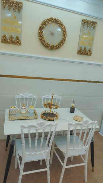 ميز طعام بورسلين مرمر بلكارتونة نفس المنصوب سعرة 350 اريدة 175 قفل عنوان الشعب حي  موجود توصيل ***********
وافق ادمن الله يوفقك 🌹
