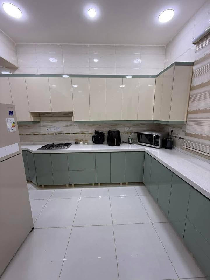 🏠 / دار للبيع المساحة 200  م طابو صرف 

             واجهه 10م / نزال 20  م

🧱 بناء حديث درجة اولى مودرن ( بأشراف مهندسين )

           
( علماً ان الدار مطلوب 60 لصندوق الاسكان ) 

الطابق الاول / مطبخ حار بارد. أستقبال  . هول .غرفتين نوم . مجمع  صحيات  . كراج كبير . 

الطابق الثاني / اربع غرف نوم نظام سويت . هول . مجمع صحيات 

🌏 الموقع / حلة / شارع الكابينات خلف عيادة ماربل لطب الاسنان 
            
( 30 م يبعد عن شارع 80)
               
(  يقع أمام ساحة) 

⭕ نستقبل جميع عروضكم السكنية والتجارية والزراعية 
#لمعرفة_السعر  مراسلة الصفحة وسيتم الرد عليكم بأقرب وقت. 
 للأستفسار أكثر الاتصال
***********    
***********
