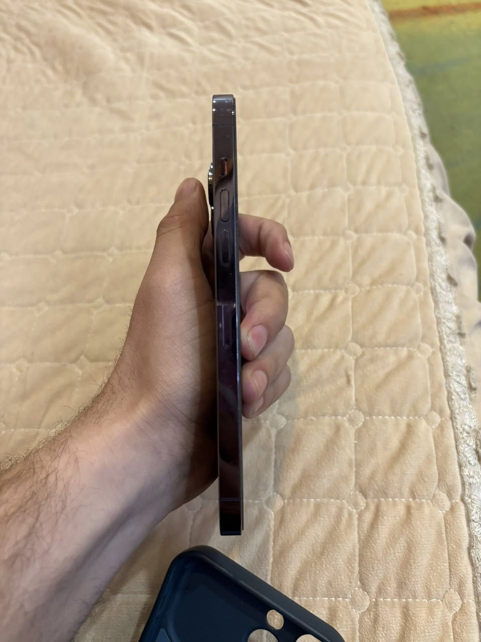 سلام عليكم 
ايفون 14برو ماكس ذاكره 256بطاريه 80
جهاز ما مفتوح نضيف ما بي شخط  جهاز شرق اوسط 
مكان حي جامعه اي سؤال هاذا رقمي ***********  ب 800وبي مجال بسيط
