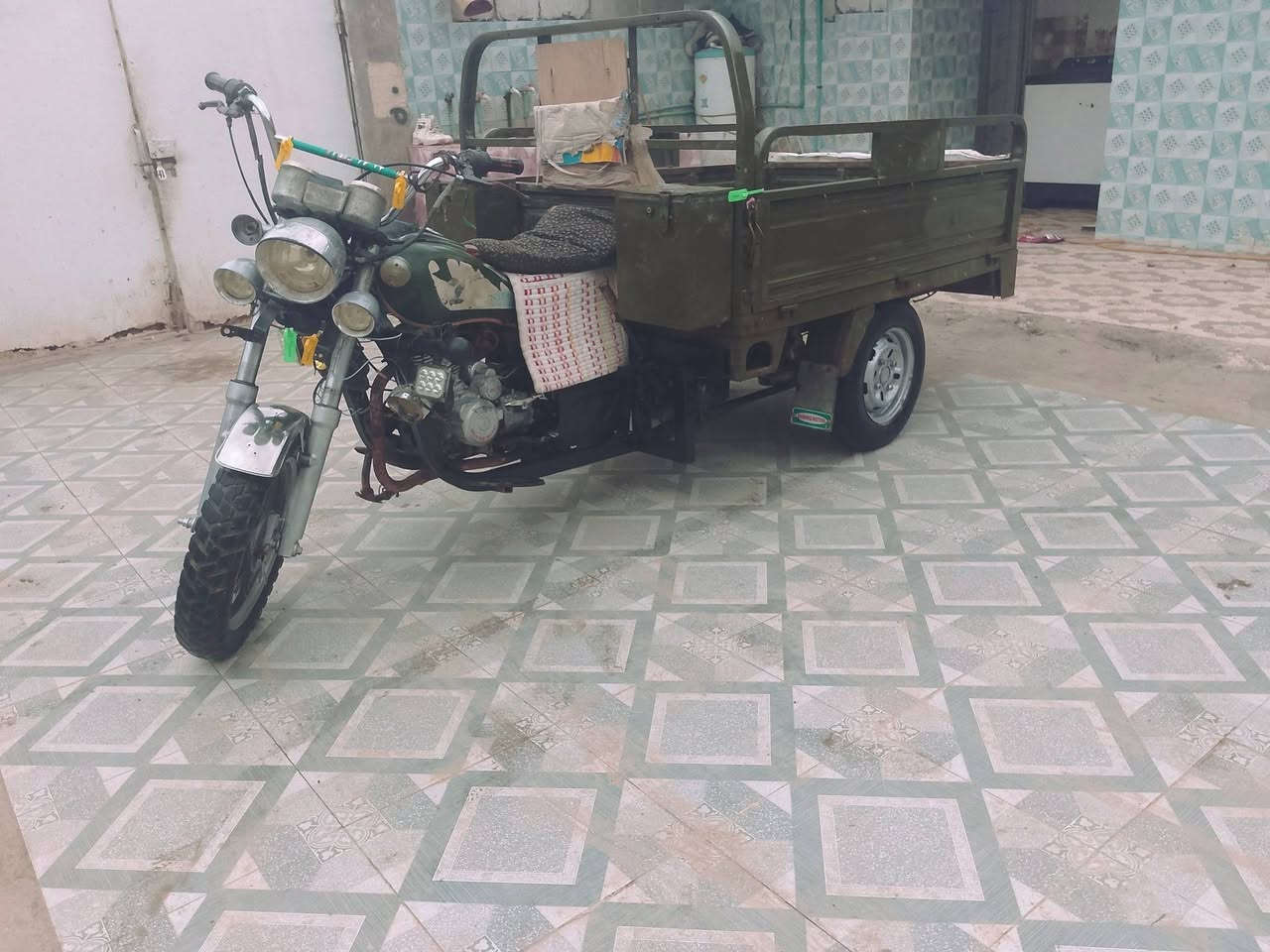 سلام عليكم شباب ستوته لبيع جمره مديل 19مكفوله كفاله مكينه كير اكسن بدي كفاله من كل ناحيه 
كهربايته كله شغاله مكان شطره سعر 1400 وبيه مجال رقم*********** لون زيتوني
