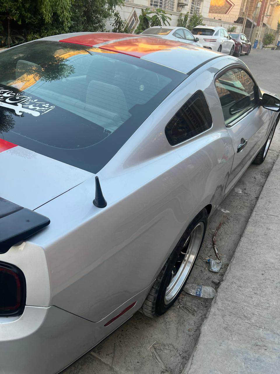 موستنك 2011
سيارة جاهزه بدون اي نقص 
محرك 3700 خير من الله 
كير اي طگه ما بيه 
سياره كلها على بلاد حتى كشناتها بلاد 
 السونار مرفق
ترايك وين متريد
سياره رقمها اربيل عليها غرامات تنزل من سعرها
سعر السياره 79 ورقه وماكو هيج نظافه بهاذا السعر وبيها هم مجال وتدللون 
مكان السياره بغداد الدوره حي الصحة
***********  
واتساب واتصال ما متوفر على فيس بغداد, العراق
