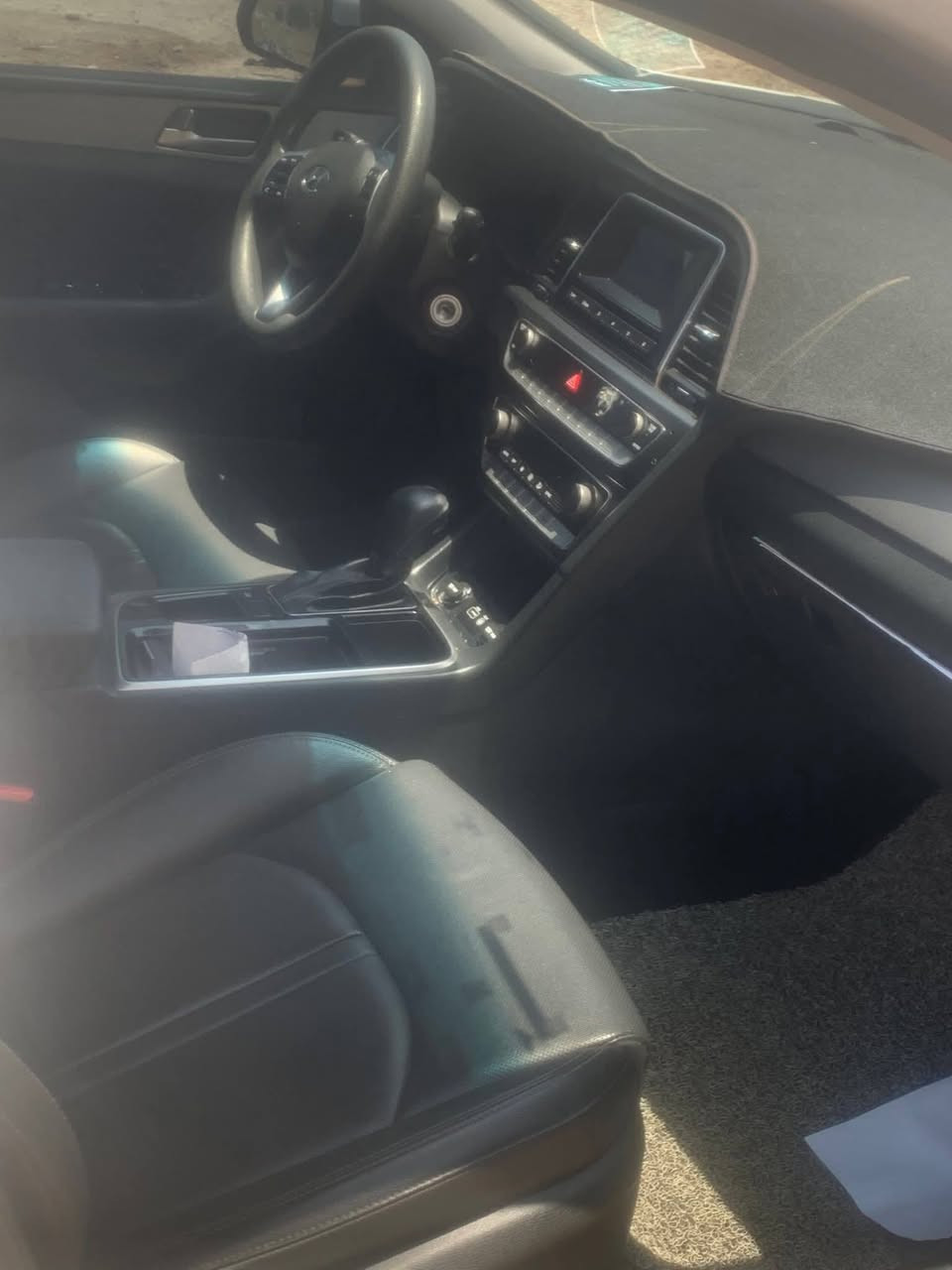 سوناتا 2023 كوري غاز رقم بصره اجره
مكفولة كفالة عامة … وجديدة كلش 
تسجيل جديد
محرك 2000. غاز بلادي 
لد امامي وخلفي 
كشن كهربائي
شاشة 
كشنات جلد 
حساسات خلفية 

السعر 195

الاتصال ***********
