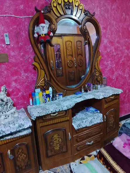 السلام عليكم للبيع قرفه خشاب نوعه نجاره ويه مندر ولفرشه حته لفرشه مال عرس ويه تيم  لامات والله العظيم لقرفه تخبل مال عريس اخذه كبل تعرس سعر 800 بيه مجال مكان بصره ابو الخصيب باب سليمان رقم الهاتف ***********
