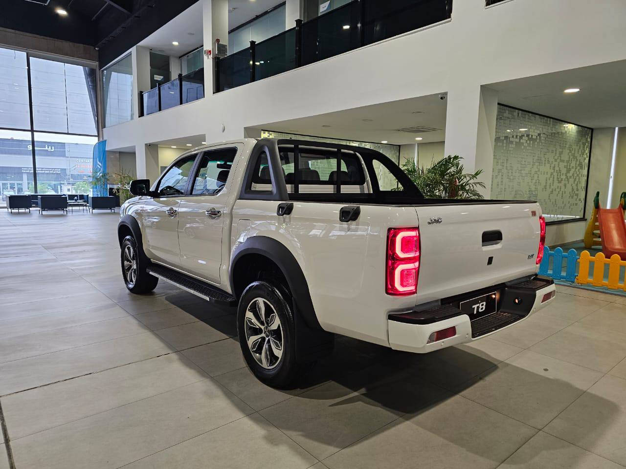 145  وەرەقە
JAC T8 4×4 2025
0KM 
مەکینە 2.0 تۆربۆ. ( 190HP /290 N.M )
گێڕ عادی  6 نمرە 
تایە و ویل 18 
لايت LED
ئاوێنە کارەبایی و هیتەر .... هیتەری جامی دواوە  ..... چوار جام کارەبایی  .... ناو بۆدی بیلادی  .... دۆسەی تەنیشتەکان بیلادی .... تەحدید سورعە  .... سوکان ڤۆلیۆم .... هەر چوار تەگەری دیسک ABS ..... حەساسی دواوە 
زەمانی 6ساڵ 
سێرڤسی 2 ساڵ بەخۆڕایی 

 نرخی 21.750.000 دینار 

بۆ زانیاری زیاتر پەیوەندی بکەن 
***********
***********
***********  واتس ئاپ
