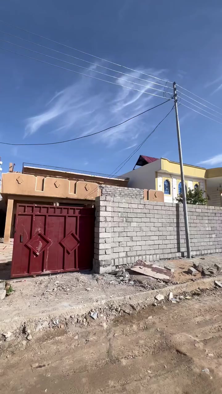 السلام عليكم بيت للإيجار
العنوان : حي العصري خلف العيادات 
للاستفسار اكثر ***********/***********
