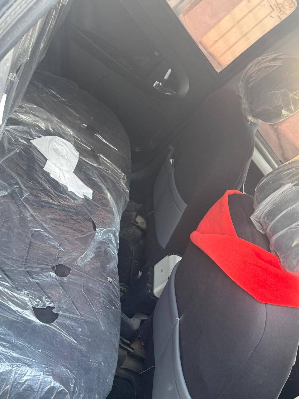 السلام عليكم باندا للبيع موديل 14 السيارا بحاله جيده تتدفه و التبريد شغال خير من الله بس راعيها ما اندلها ابيع كوم حديد  سعر 35ورقه 
للاستفسار ***********
