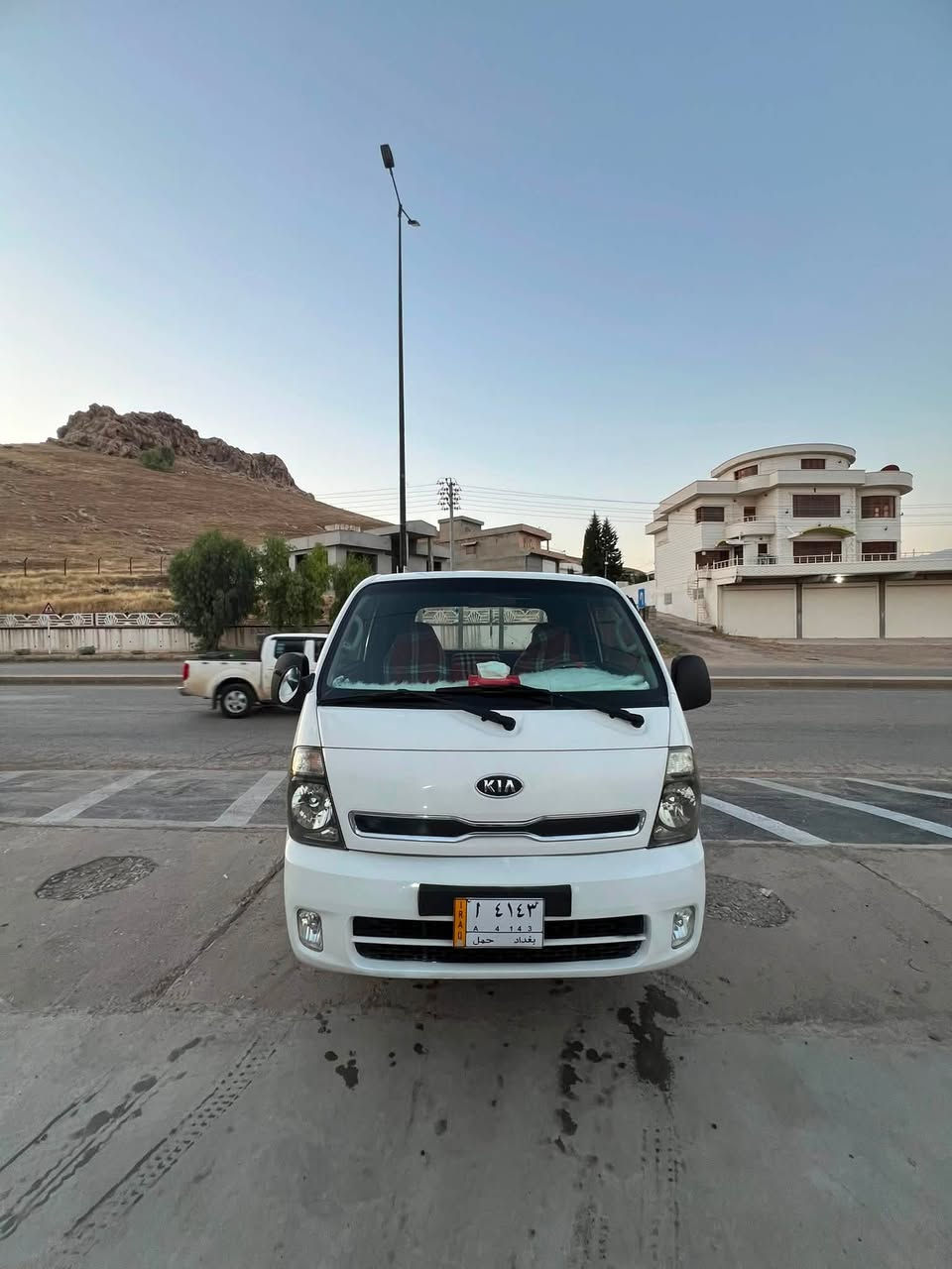 كيا دوتةني براوة براوة مؤديل ٢٠١٢ ٧ گير گير عادي٣ هةزار بي رزاوي سةردو گةرم مةزبوت تةقةو رةقةي بة شةرت گيرو مةكينةي بة شةرت نرخ ٦٤ گةلأ شوين سةيسادق زم ***********/***********
