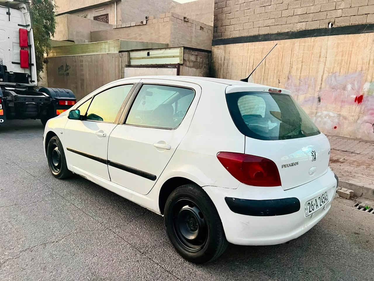 بيجو ٣٠٧ للبيع موديل ٢٠٠٥ صلاح الدين بسمي سنويه وهزه جدد كير وحرك جدد شادهن تبريد ثلج كهربائيات كامله صدر نضيف سياره جاهز مابيه نقص مكاني كركوك قادسيه ***********
