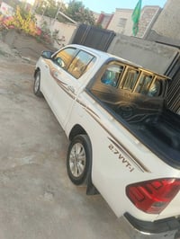 تيوتا موديل 16 رقم بابل مكفوله ماعدى بالخلف تحت البك لايت صبغ بسيط جدا...