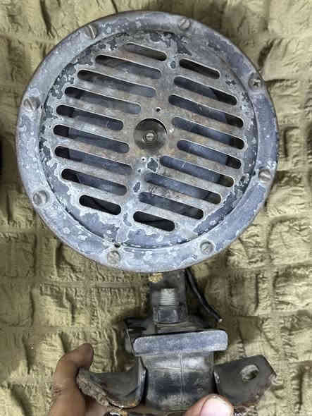 هورنات بوش جنح الاماني للبيع  ***********عنواني  بغداد مدينت صدر
