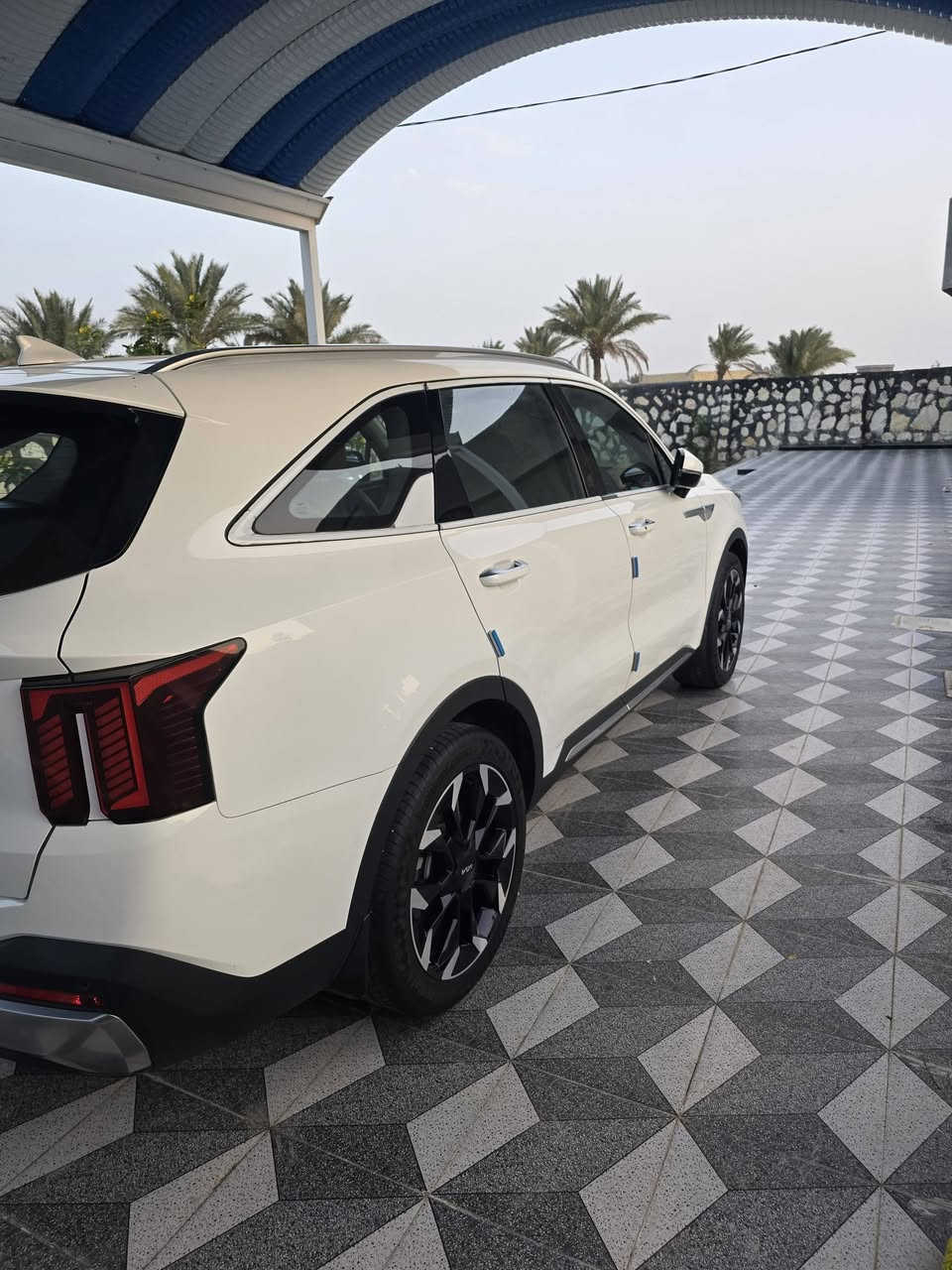 السلام عليكم كيا سورنتو موديل 2024 خليجي محرك 6 سلندر 3500 ضمان شركة  خمس سنوات او مية الف كيلو السيارة مكفولة كفالة عامة مكفولة من الدعامية للدعامية بدون أي ملاحظه
السياره على وضعيه الشركه والسياره ماشيه ٣٥
استخدام نظيف جداً والسياره 
مواصفات السياره :
بصمة تشغيل عن بعد شاحن واير ليس 
كشنات كهرباء سبعه راكب تبريد ثلاث قطع
جنطه كهرباء سايد بريك بصمة ثلاث تحكمات أنظمة قياده كير موس شفتات ستيرن بردات حساس خلفي امامي مري شفط لايت لد وبك لايت لد 
والمكان بابل حله قرب جامعة بابل 
***********
