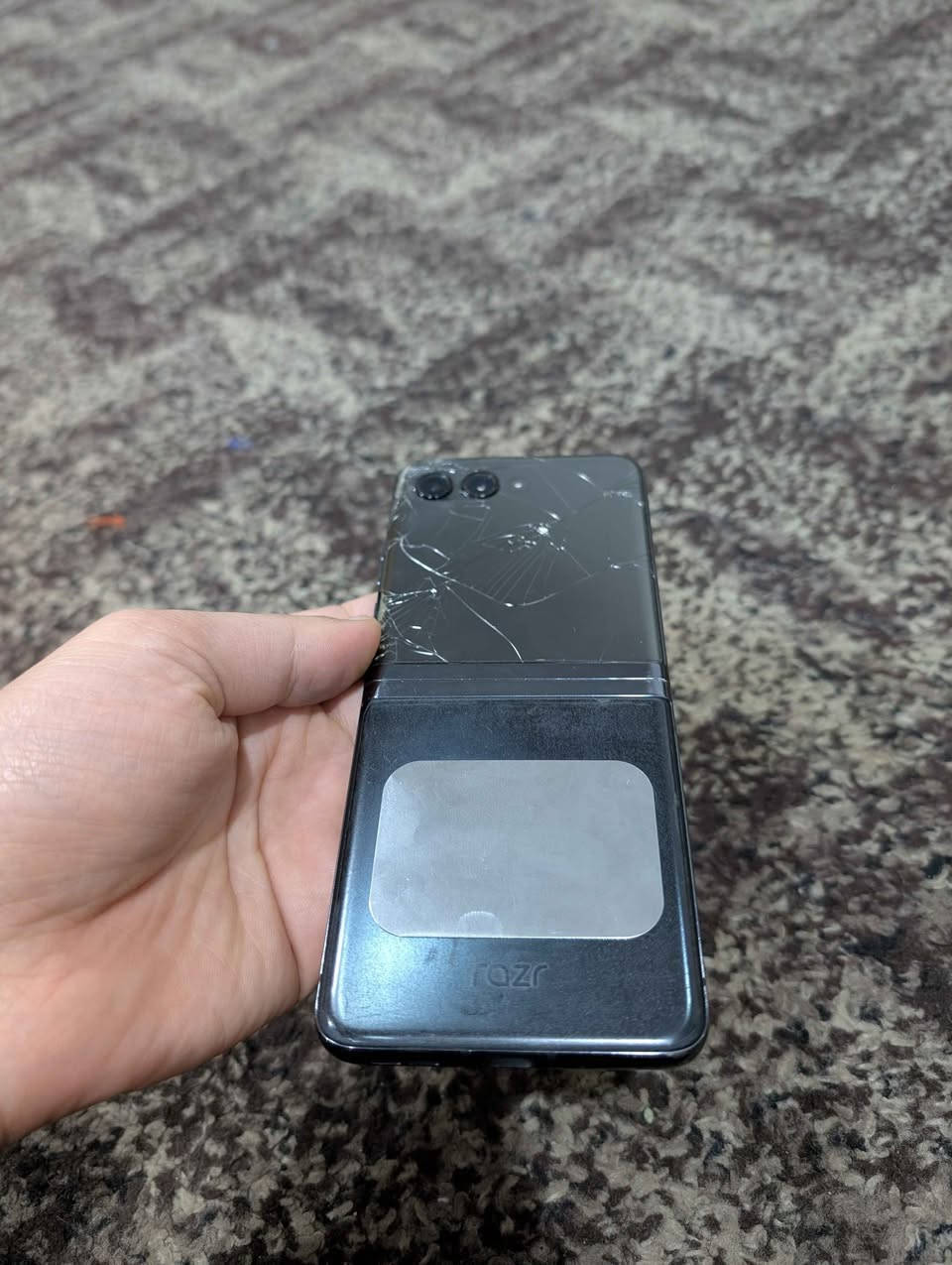 Motorola Razr 40
موتورولا 40 جهاز الشاشه الخارجيه بها خط الزائد الشاشه الخلفيه مكسوره بس كلها تشتغل الجهاز ما بيه اي عيب مجرد هاي الخط بي والشاشه الخلفيه واضحه مثل ما هي والجهاز الجهاز ما يدعم شريحه تمام يراد تسوي جوكر باقي الجهاز كله بشرط بس اللي يذاكركم اياه واللي مبينه بالصور هاي مبينه بعد يمكم الجهاز رام 8 الذاكره 256 سلاسا فول كاميرات حلوه كلش أربيل, العراق


**إذا كنت صاحب هذا الإعلان وتريد حذفه لأي سبب، رجاءا أرسل رسالة إلى الدعم الفني**