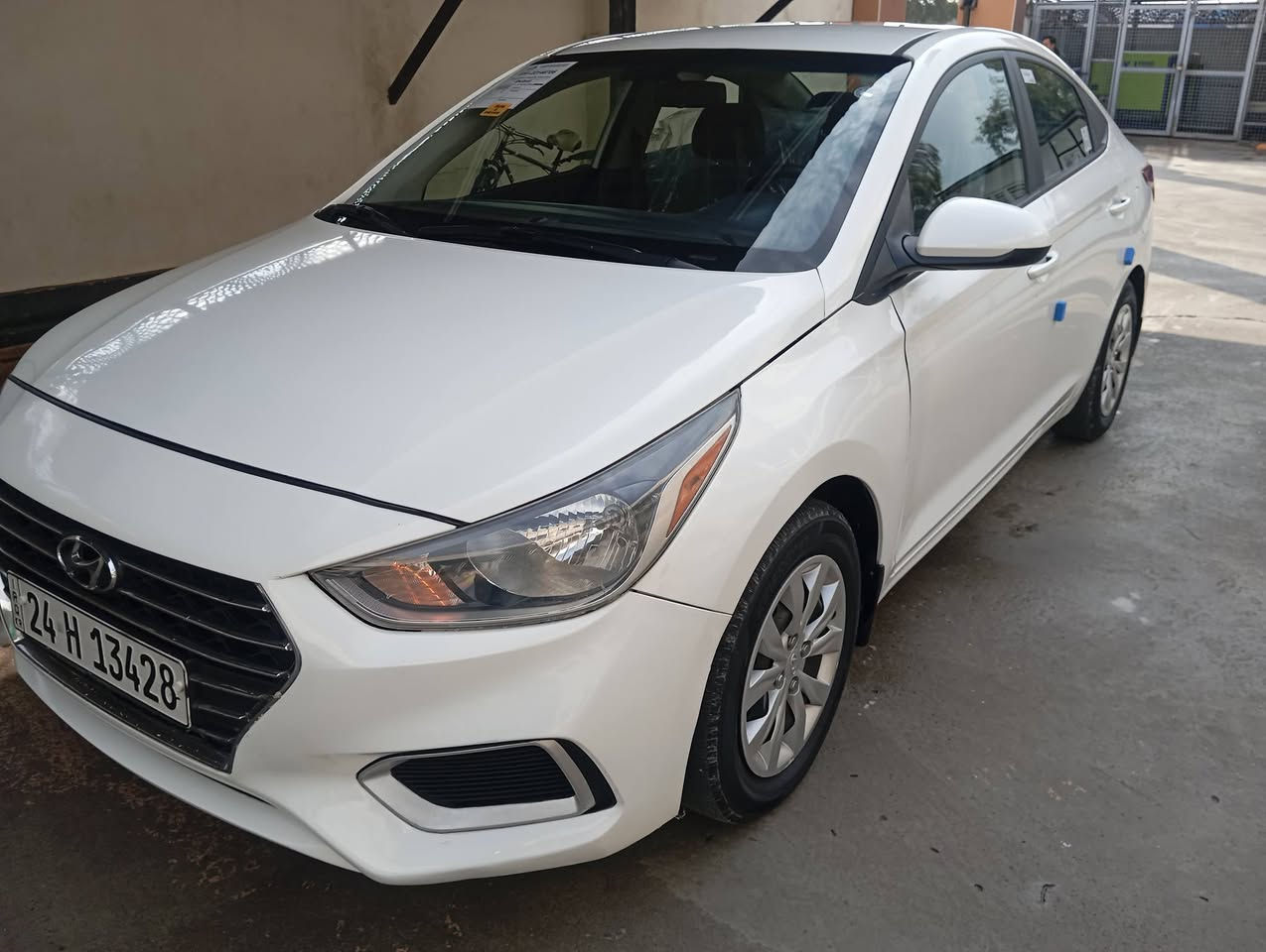 هونداي اكسنت موديل ٢٠٢١ رقم وهزة وسنوية جديدة محرك( دوش) وشرط المحرك والكير  ضرر موضح بالصورة خفيف  وشرط بدون ايرباك السعر ( ١١٧ ورقة وبيها) مجال للاتصال بالرقم ( ***********  او   ***********)          ***********/   ***********
