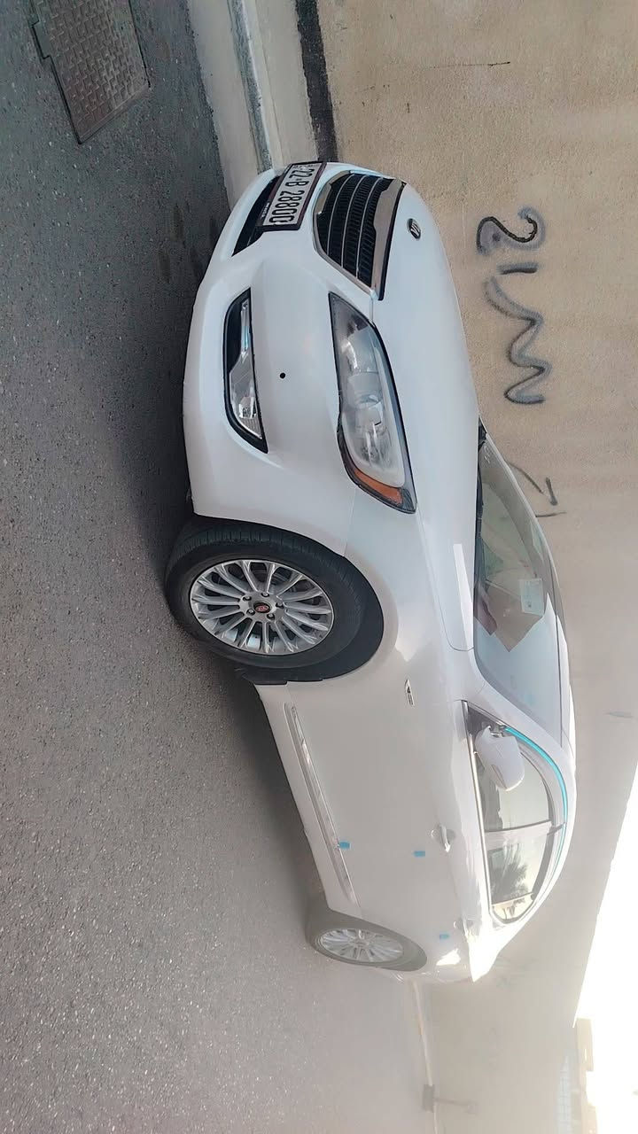 من رخصت الادمن
كادنزا للبيع فقط 
موديل السياره ٢٠١١ 
خليجي 
مكينه كفاله برغي ما مفتوح بيها 
مكينه كير كفاله 
تخم تاير جديد 
صدر امامي خلفي تراي فول 
فول واحد ع واحد 
بيها طارف الجاملغ والبنيد  أو بيها بارد بالباب الصدر  
رقم هزه كله جديد 

مكان🚩 السياره فلوجه سعر السياره   ١٠٠  أو بيها مجال بصيط  الشراي يتصل ***********
