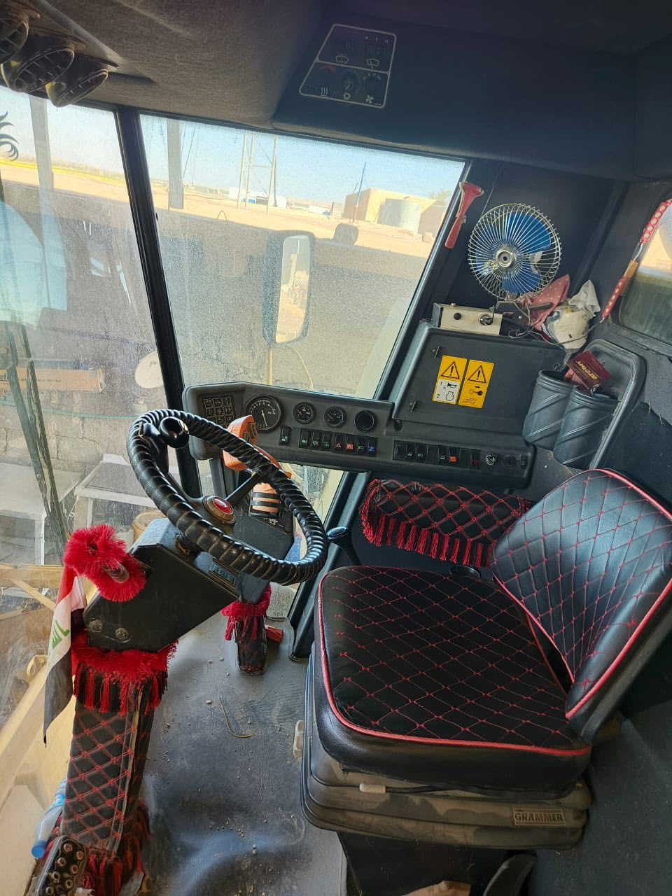 السلام علكيم
حاصدة للبيع  Newholland tc 54

موديل 2000 رقم اربيل 

قايش 4 بلم حاصودة حيل حيل نظيف 

 مكفوله كفاله عامه تعمير فول حاصده جاهزه للحصاد مابيه اي نقص 

المكان نينوى/ تلعفر 

والسعر عل خاص 

رقم الهاتف ‭0750 209 4133‬
