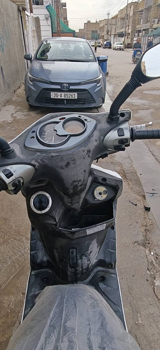 السلام عليكم سكنس للبيع الدراجه خير من الله تجي من الباب تخذه وضمان انطيك بيه الدراجه خير من الله عنواني الشعب الرقم ***********السعر 750
