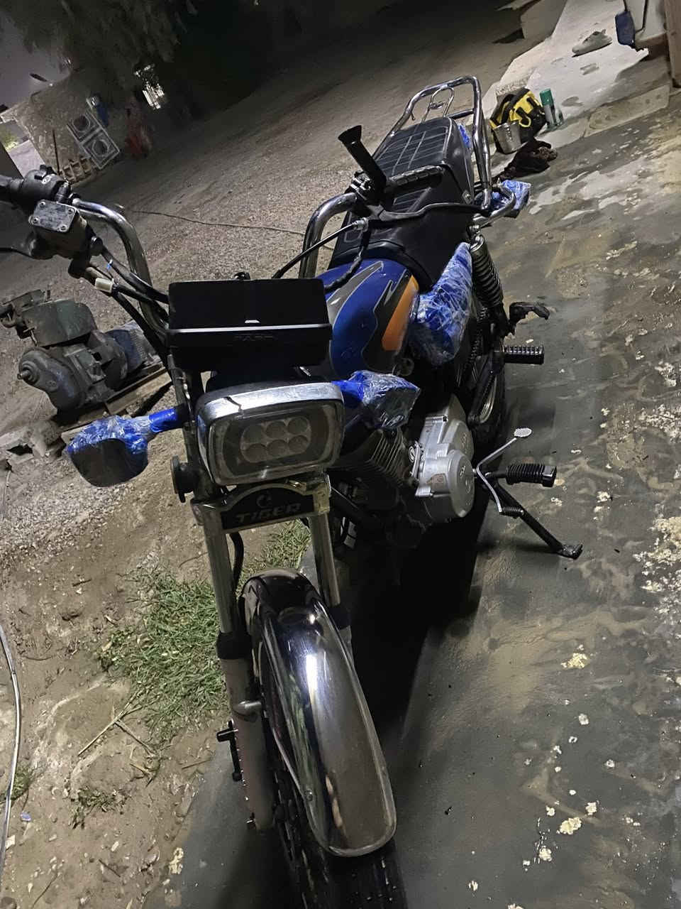 ‏دراجة أربع جير موديل 23 محرك ما مفتوح
￼ ‏السعر 450 بيها مجا*********** ￼
