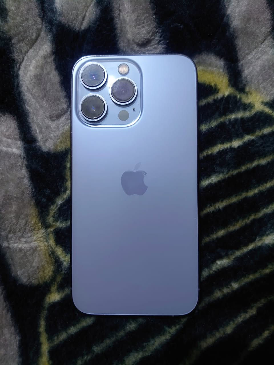 سلام عليكم ايفون13برو خوان جهاز نظيف شوفة عينك جهاز نظيف حيل جهاز استخدام شخصي  المهم جهاز ما متعوب حيل وخوش جهاز اللة شاهد قطعة وحدة ما مبدلة بية مكفول من كلشي بطاريتة 77 جهاز بسبب تحديثات نزلة بطاريتة فا ما اريد افتحة وهاذ رقمي *********** ومكاني بغداد شعب
