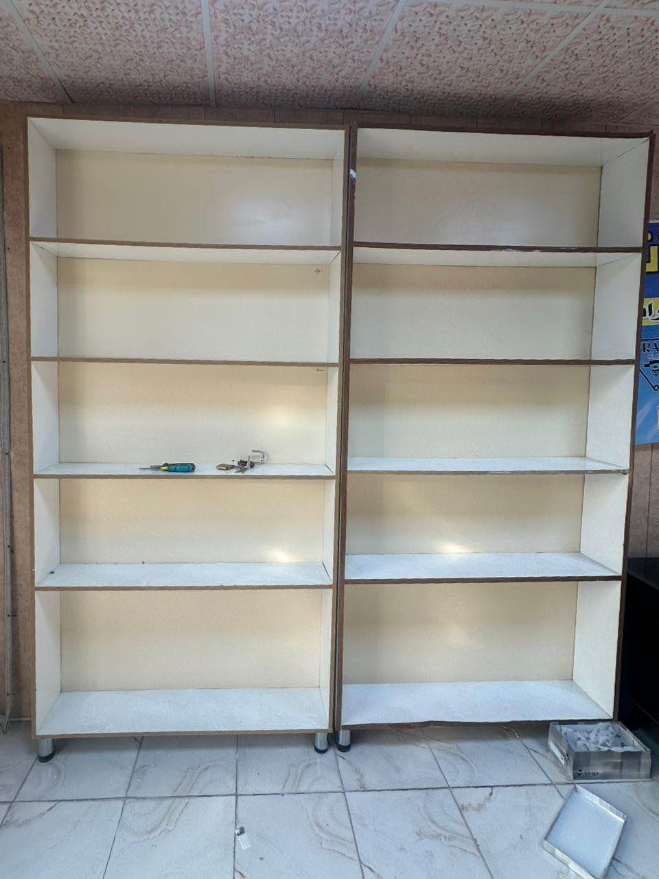 ‎‏أربع قطع رفوف ‏￼محلات ‏خشب صاج￼ درجة أولى￼ ‏بيع مستعجل ‏رقم الهاتف ***********￼￼‎ بغداد, العراق
