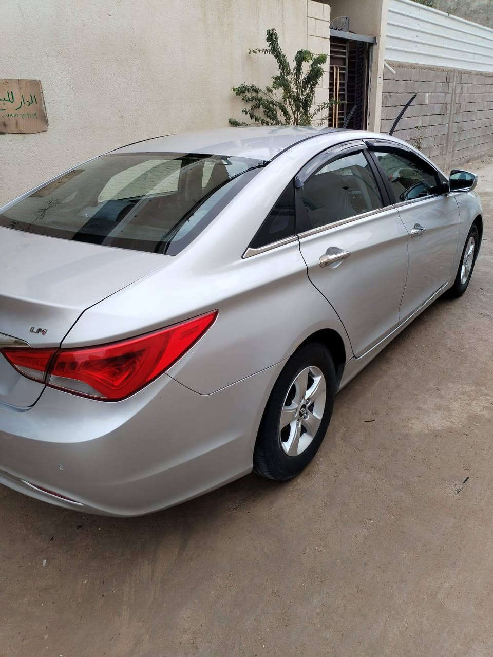 السلام عليكم
سوناتا مديل 13 وارد كوري مكفول من الضربه والدحجه والصبغ   فقط القماره بيها صبغ بسبب علامة الفانوس والباقي مكفول
مكينه كير تبريد تدفئه قطعتين حداده تخم تاير كله جديد يعني سياره جديده ما نقصها اي شي. مكينه 200 ال بي اي. رقم بصره جديد بأسمي سنويه لل30 ابيع شرط التحويل يعني اذا ما تحول ثاني يوم ما ابيعلك
السعر 118 وبيها مجال قليل العنوان البصره شط العرب 
انا مكلف بالنشر هذا رقمه واتصل بي *********** 
*********** البصرة, العراق
