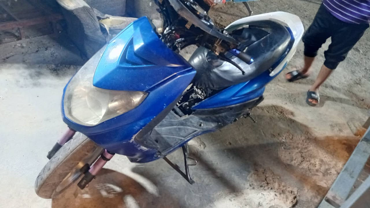 سلام عليكم سكنس فحل كابريتر دراجه مال رمبه كفرات بيها صبغ بيها صدر جمسون نزل وياها من رمبه كهربائيات شغاله بس يدرلهن كلوبات كصه هم موجود مسجعل على بيعتها 550 بيها مجال حك جيه بغداد مدينة الصدر تقاطع سفاره قطاع 77
*********** 
مكينه كفاله عامه تنقيص تبخير بكن اكسل بيها صوت بل عرموط مال هندر بس
