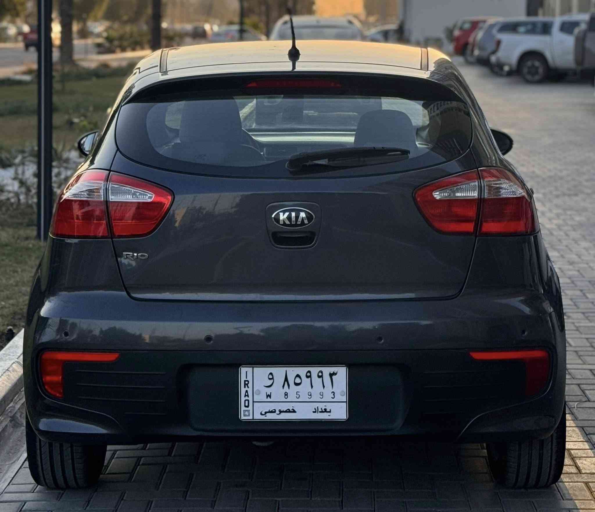 السلام عليكم 
كيا ريو خليجي 2015 استلام شركه الدولية ✅
رقم بغداد بأسمنه تحويل مباشر 
ماشيه 117 كيلو حقيقي 
صبغ بنيد ودعاميه  فقط وبارد قليل بالجاملغات الخلفيه 
سونار مرفق بالمنشور 

مواصفات : ( تحكم استيرن ، حساسات ، اشاير مري ، مري شفط ، ويل كب 17 )  وباقي المواصفات المعروفه 

السعر : 83 وبيها مجال بسيط 
العنوان : بغداد / الكرخ / حي الحسين 
الهاتف : ***********  ( متوفر واتساب ) ❇️
