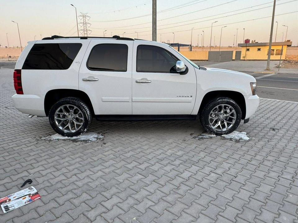 السلام عليكم 
تاهو موديل 2010 

ادوااات ادوااات 

 كفالة عامة مكينة وكير وتبريد وحدادية واكسل وتخم تاير جديدة جداً بمعنى الكلمة ترايك وين ما تريد متوم طبق الاصل انكليزي اربيل مكفولة سرقة وعشائر وانتربول 
الاستفسار 
***********
