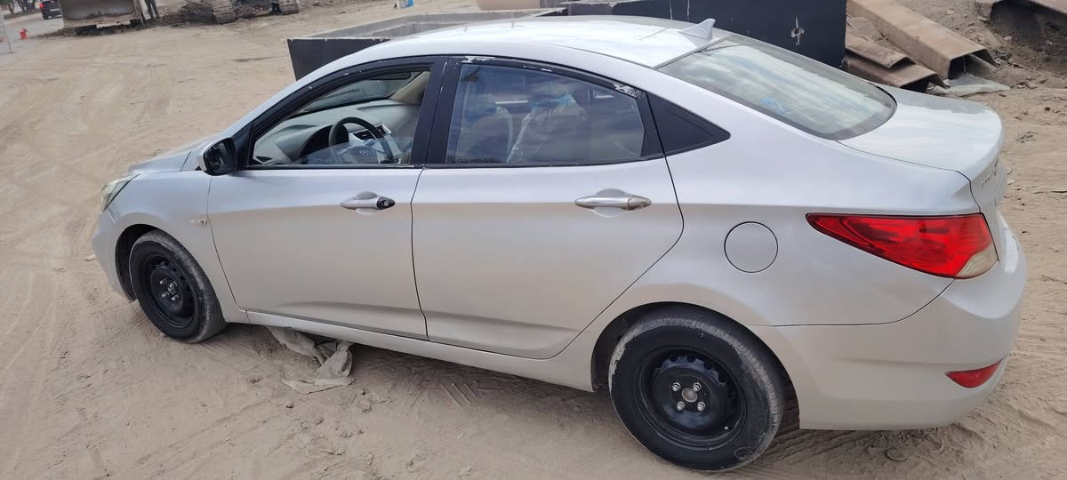 اكسنت . 2014
جاهزه من كلشي بيها رصعات قليله بارد
74 وبيها مجال ***********
بابل
