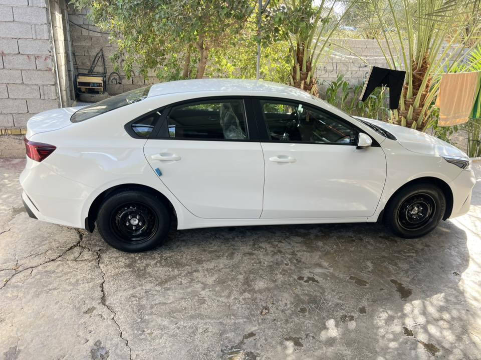 سيراتو خليجي اربيل دولي بسمي محرك 2000تبريد قطعتين دوشمه ارضيه وكشنات جلد الكاظميه ماشيه 77الف وقابله للزياده بيها بارد بلبيبان جهت اليمنا وباقي كفاله عامه مكان واسط العزيزيه السعر 175رقم الهاتف ***********
