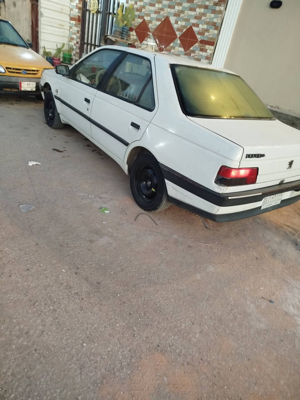 السلام عليكم بيجو 405 موديل 2010 داخل بيجي بيه بس باب الصدر  مكفوله من الضربه والصبغ بيه جراد قليل  سنويته لل2028ماساقطه غرامات صفر مكينه كير نضيفات حداديه 80/100 رقم نجف الالماني مداور ثاني يوم  راعيه يمي كهربائيات كله شغاله داخل نضيف  السعر 35وبيه مجال قليل  مكاني نجف


**إذا كنت صاحب هذا الإعلان وتريد حذفه لأي سبب، رجاءا أرسل رسالة إلى الدعم الفني**