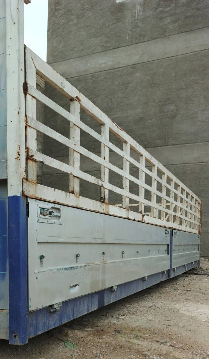 للبيع بدي اتيكو طول 7متر سعره 10$ وبي مجال قليل مكان بغداد للاتصال *********** غير متواجد على الفيس رجاءاً
