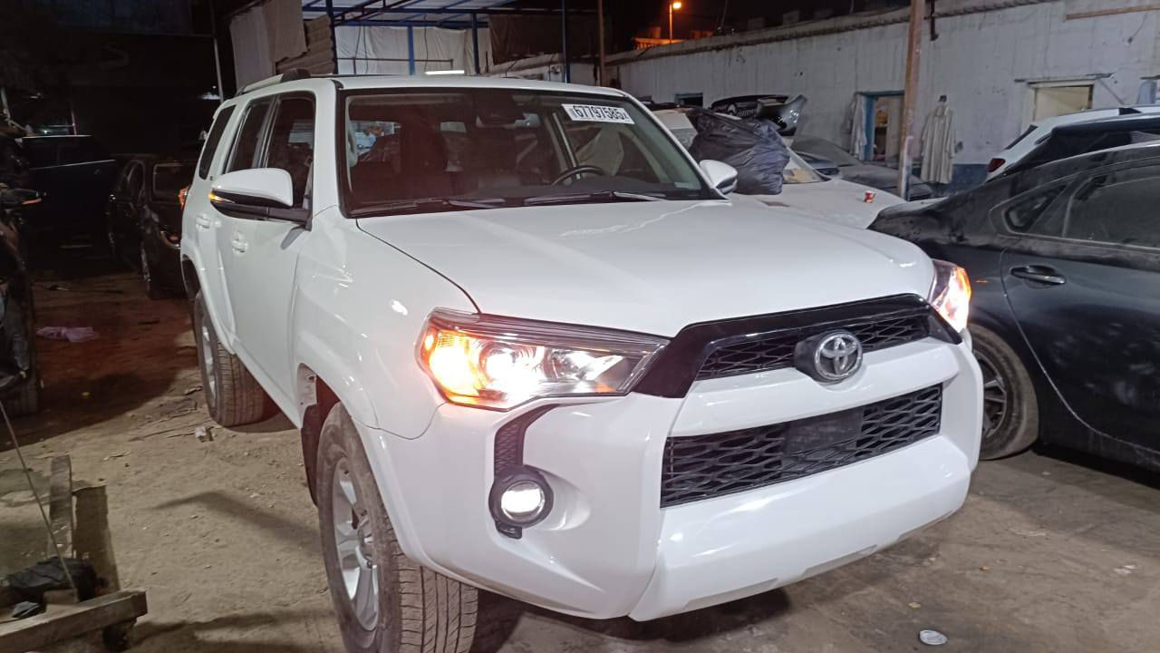 السلام عليكم
فور رنر دخول جديد ٢٤ sr5 بريموم فول مواصفات
فتحة ورادارات خلفي وامامي وكشنات جلد وكهرباء وتدفئة اشاير بالمري ونقاط عمياء
حادث جدا بسيط خشم البنيد بس بدون شواصي ولا براكيت 
بدون ايرباكات . فقط البنيد انصبغ 
مرقم وكامل اربيل بسعر ٣٣ الف دولار قفل قفل سعر مال بيع مستعجل وهي خواتها اسعارهن مو اقل من ٣٤ الف

وبدون مراوس ما اراوس لان محتاج نقد 
***********
