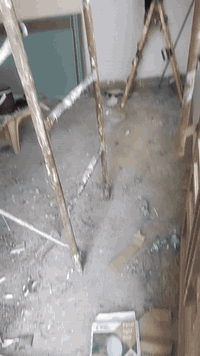 مشتمل طابقين ركن على شارعين امام ساحة
المساحة الكلية 130 متر
واجهة ١٠ متر والنزال ١٣ متر 
البيت كامل مكمل فقط عايزة سيراميك ارضية ولبخ الواجهة
قريب جداً من شارع الحولي المثنى بضهر الشارع والبيت زيرو وشغل شرط درجة اولى وعل فحص من كهربائيات ومجاري ومن كلشي وسند ٢٥ تحويل ثاني يوم
بيت واجهة تخبل وعالي عن الشارع
والمنهولات كلهن خارج البيت
السعر ٨٥ والشراي يتصل
ورجاءا البيت مو شغل شلون ماجان حتى تكسر بسعره وما كملته بسبب الضائقة المالية
***********
