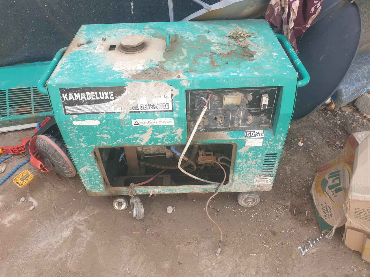 السلام عليكم
مولد كاز ٢٥ امبير تشتغل بس ما تولد 
سعرها ٣٥٠ الف 
مقابل الحي الصناعي الجديد 
***********
