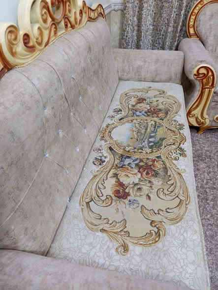 ياالله 
تخم ملكي تركي نضيف مابي اي ضرر 5قطع 10مقاعد السعر 400 وبيه مجال قليل توصيل موجود ***********
