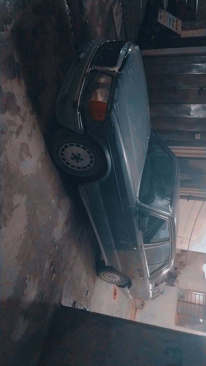 مارسدس جامبو رئاسي 
موديل 1984 
كير ومحرك بطة 2.5 vvt
كير توماتيك + سلايت 
 اكسن شرط 
بدون ضرر
 ينرادلها ترتيب
 شرط تحويل
رقم الهاتف *********** 
سعر 20 $
