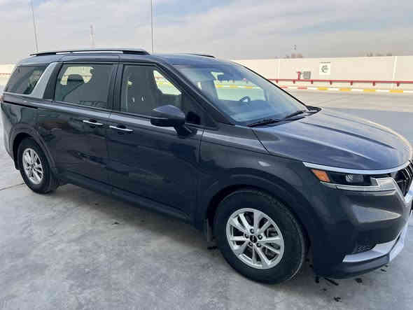 السلام عليكم، كيا كرنفال موديل ٢٠٢٣ ماشية ٥٤٠٠٠ كم وارد امريكي حادثها باب السلايد خلف السائق وجزء من الچاملغ الخلفي ( حادث خفيف ) محرك ٣،٥ بانزين سيارة ما بيها اي نقص    السعر ٢٥٥ ورقة للتواصل ***********
