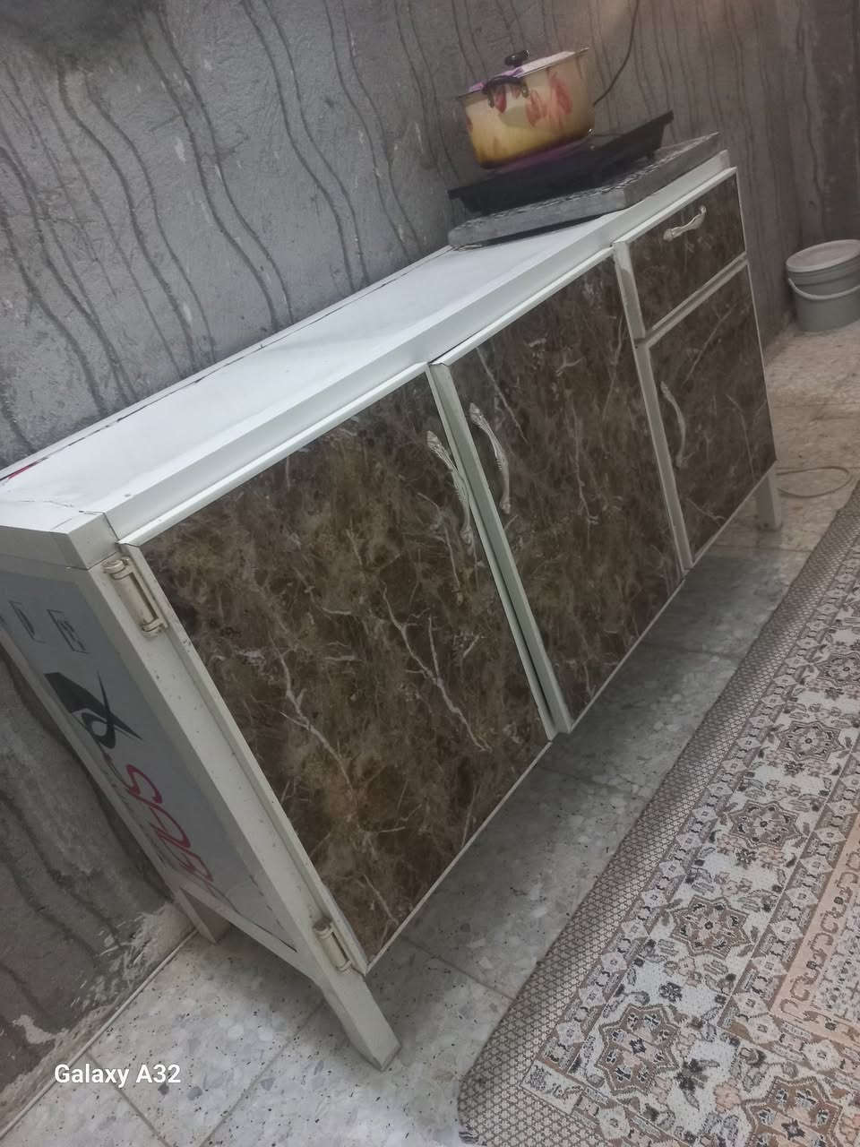 كاونتر بدون ملحق  متره ونص  نضيف بطنه كبيره  وبي فتحه مال طباخ كهربائي جوه الكاشيه  بس سادينه بالكاشيه علمود لتدخل حشرات بي من الفتحه سعره 80 الف وبي مجال بسيط للشراي مكاني نجف البراكيه شارع المطار


**إذا كنت صاحب هذا الإعلان وتريد حذفه لأي سبب، رجاءا أرسل رسالة إلى الدعم الفني**