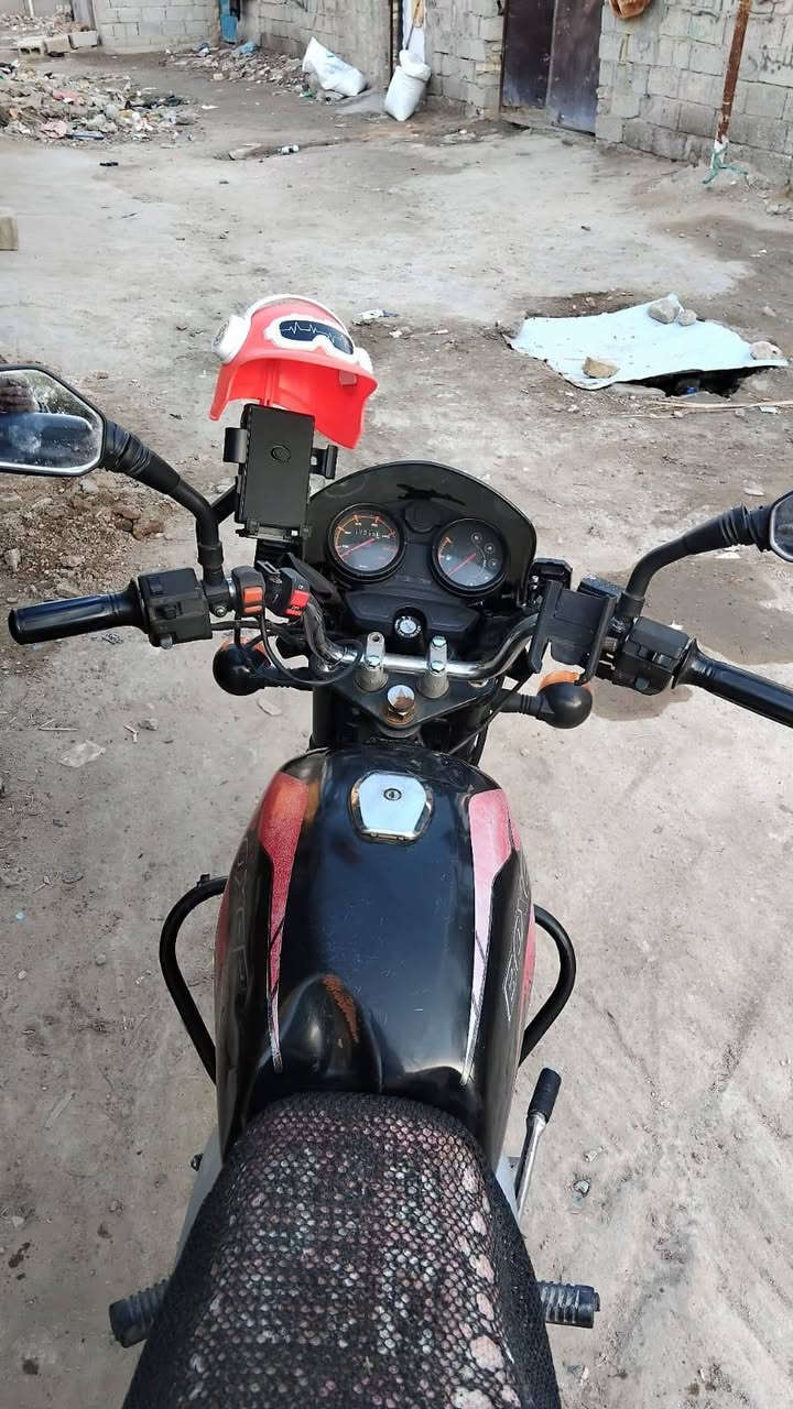 سلام عليكم بوكسر موديل 21 مجفته شركه رقم وسنويه مكاني بغداد حسينيه تواصل ***********
