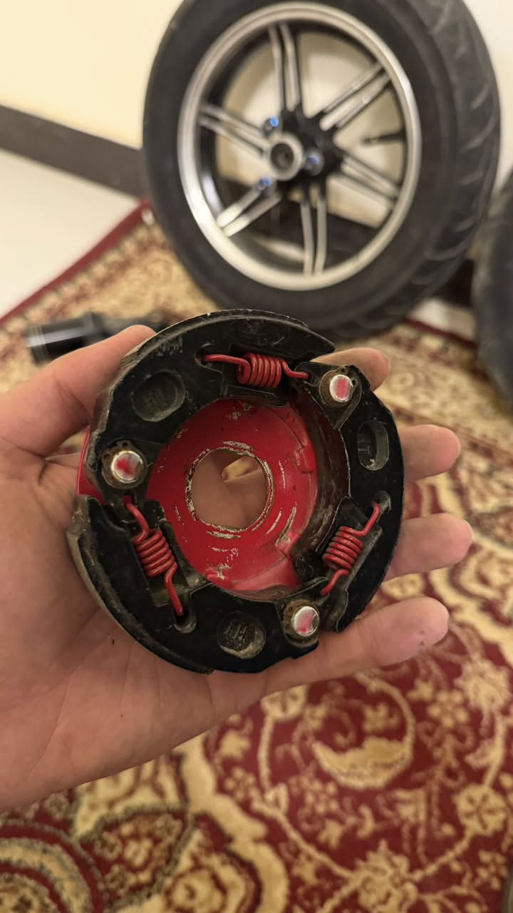 جوه السوك كلهن عمي 🔥 حتى نركيلة اصلية وياهن😂
شباب ابيع شلع لحد يكلي اريد بس هاي الحاجه ابيع شلع فقط⚠️ غراض مال ماكس عدلة

ويل نجمة تجاري امامي وخلفي والخلفي شوية بي عواج بس ممأثر عالمشي وياهن تايرات الامامي زين والخلفي التاير نص عمر

ويل اصلي رمبه بدون صبغ

كلج خلفي رمبة شغال وامامي رمبه وياهن خرز هماتين
وقايشات ثنين اصليات
فلنجة حمره اصلية ووحده تجاريه
دبل خلفي اسود رياضي ماركة  badpanda
ودبل بلادي اصلي
بنز كلج رياضي جديد بعده مشدود للفحص
ونركيلة اصلية وياهن 😂

السعر 100 الف قفل 🔐 لحد يعامل رجاءً
ماعندي توصيل
مكاني بغداد الدوره ***********
