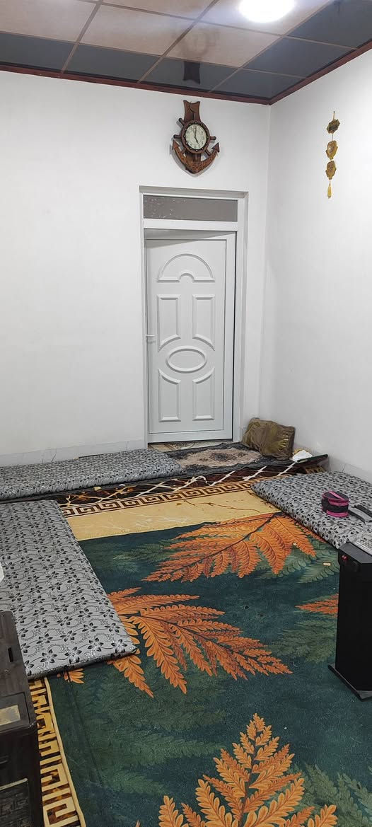 دار للبيع حي السماح الثانية 100 متر كرت بلدية داخل بل تمليك 
مقابيلو حديقة السعر 46 مليون مقابيل الحديقة قرب سايدين 30
الاستفسار انتصل عل أرقام 
***********
***********
موقع المكتب حي عدن شارع التنانير قريب عل صيدلية اليمامة
