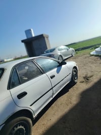 كارينا للبيع موديل 92 مسجله باسمي سنويه لل2030 وهزه جديده شرط محرك وگي...